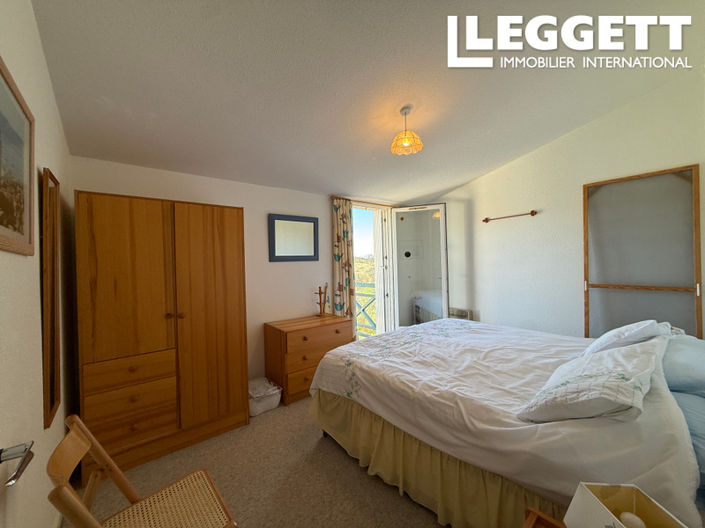 Image No.8-3 Bed House for sale