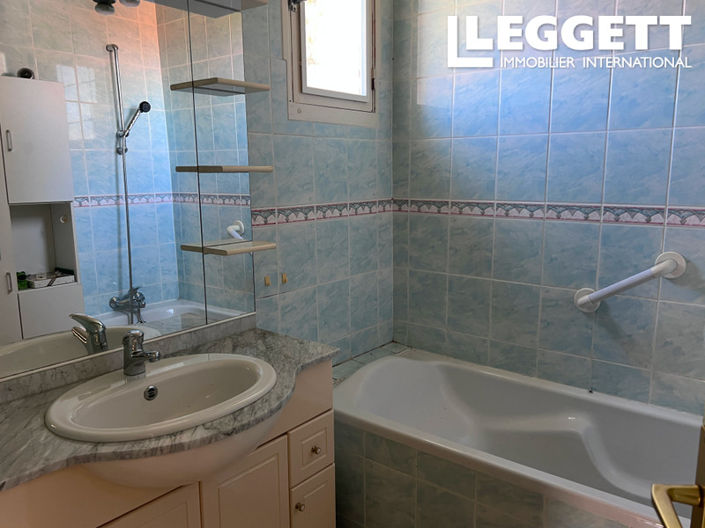 Image No.6-4 Bed House for sale