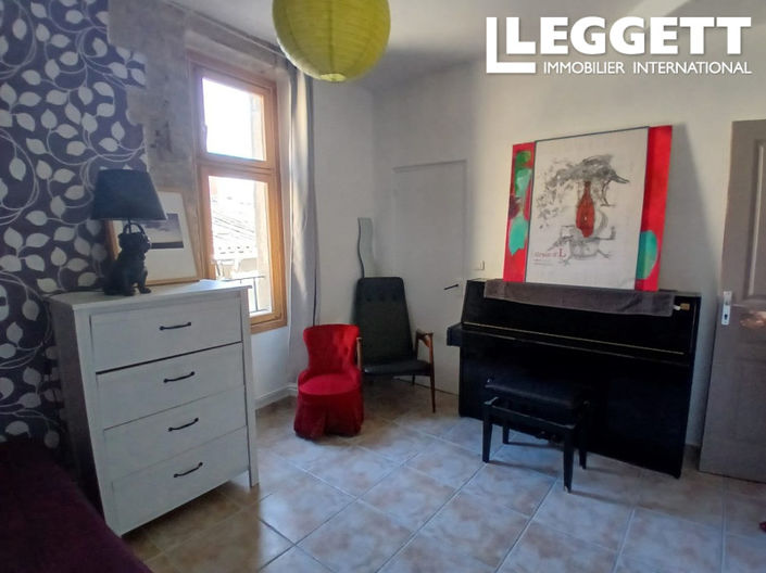 Image No.10-3 Bed House for sale