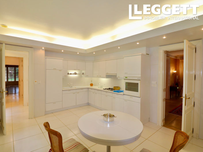 Image No.3-5 Bed House for sale