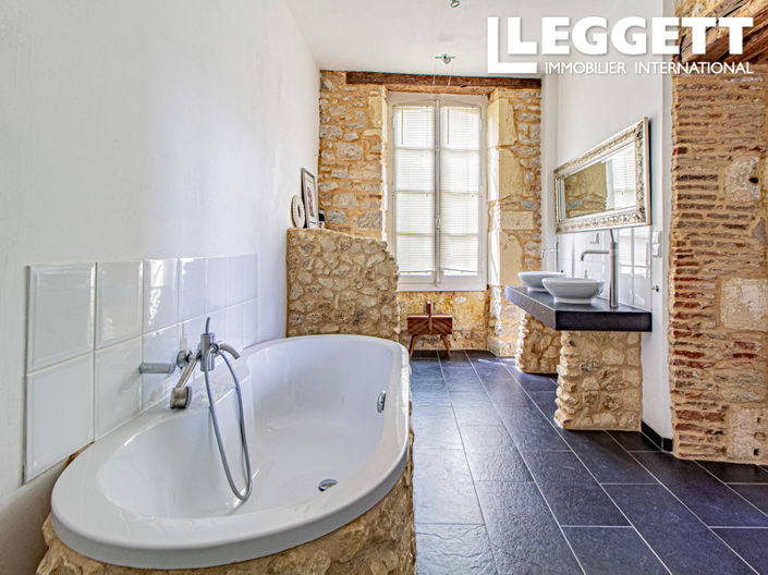 Image No.10-10 Bed House for sale