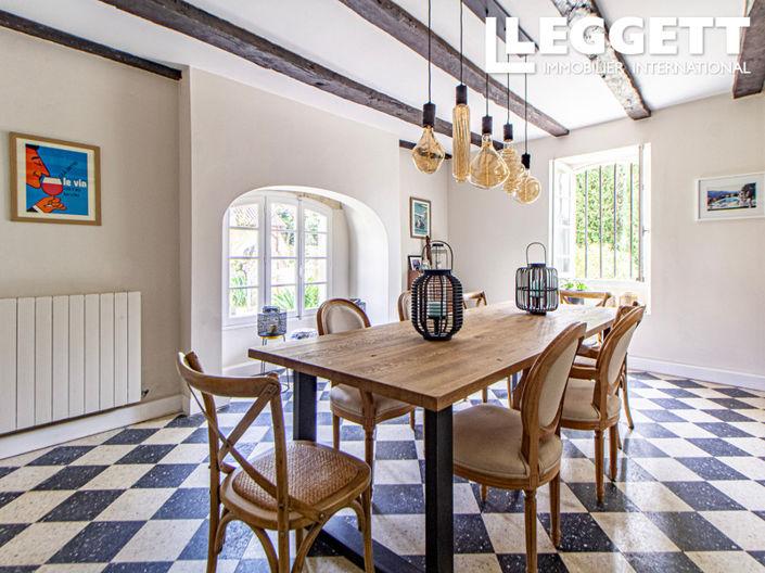 Image No.8-10 Bed House for sale
