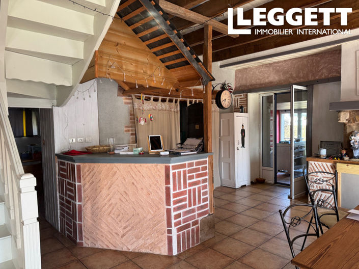 Image No.6-5 Bed House for sale