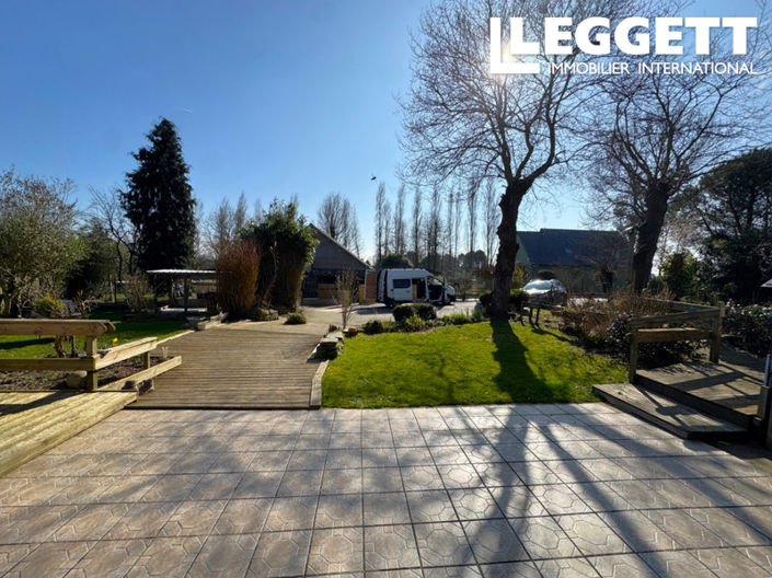 Image No.8-5 Bed House for sale