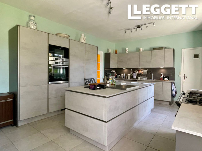 Image No.5-5 Bed House for sale