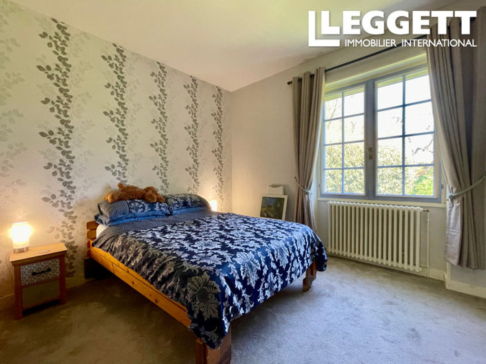 Image No.6-5 Bed House for sale