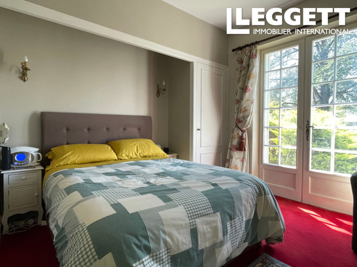 Image No.7-5 Bed House for sale