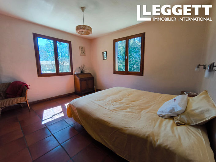 Image No.5-5 Bed House for sale