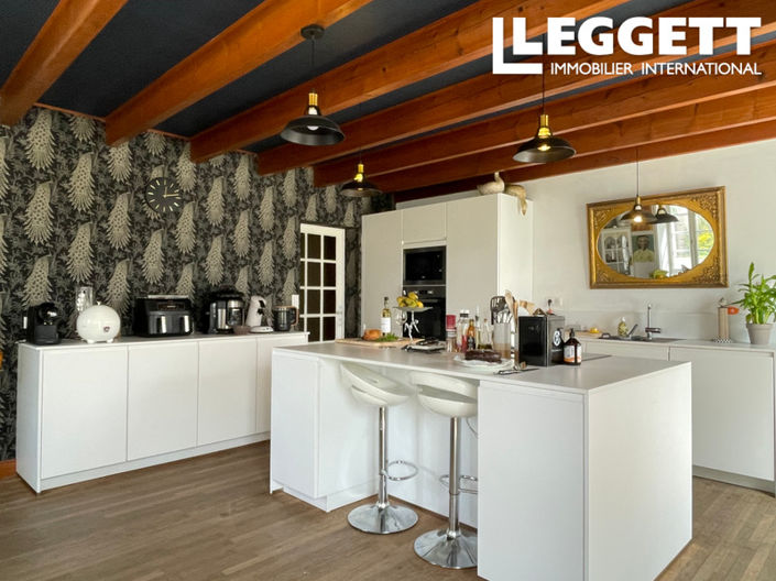 Image No.2-4 Bed House for sale