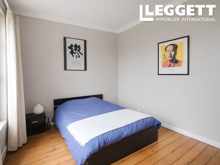 Image No.5-8 Bed House for sale