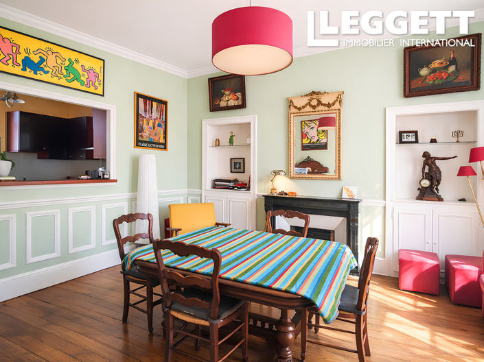 Image No.5-8 Bed House for sale