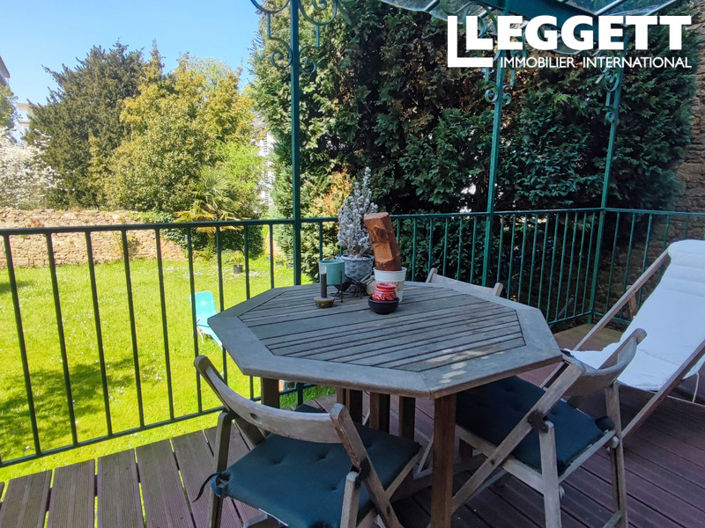 Image No.8-8 Bed House for sale