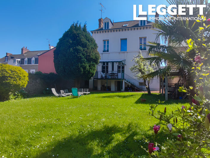 Image No.9-8 Bed House for sale