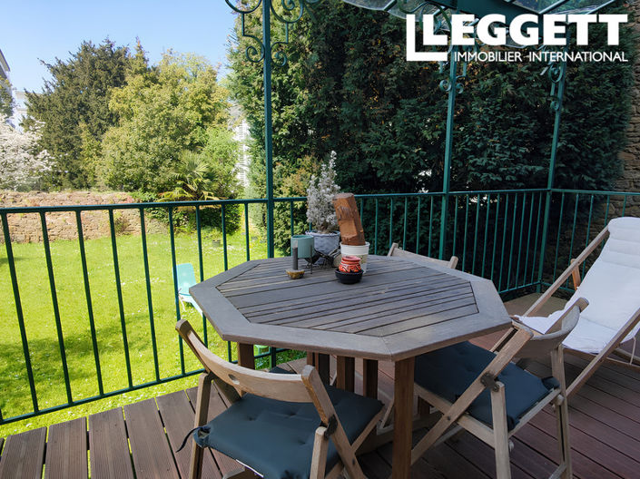 Image No.8-8 Bed House for sale