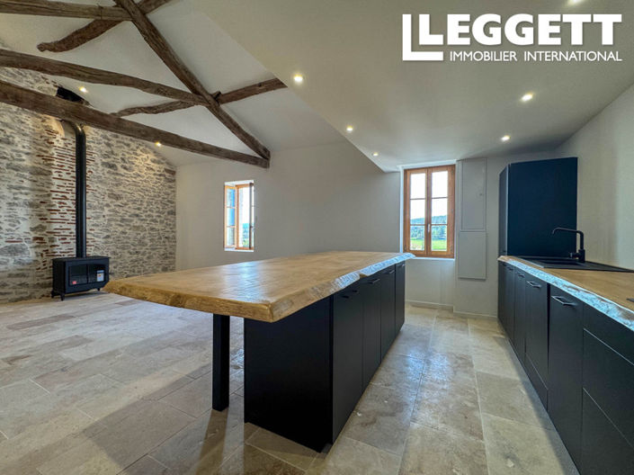 Image No.1-3 Bed House for sale