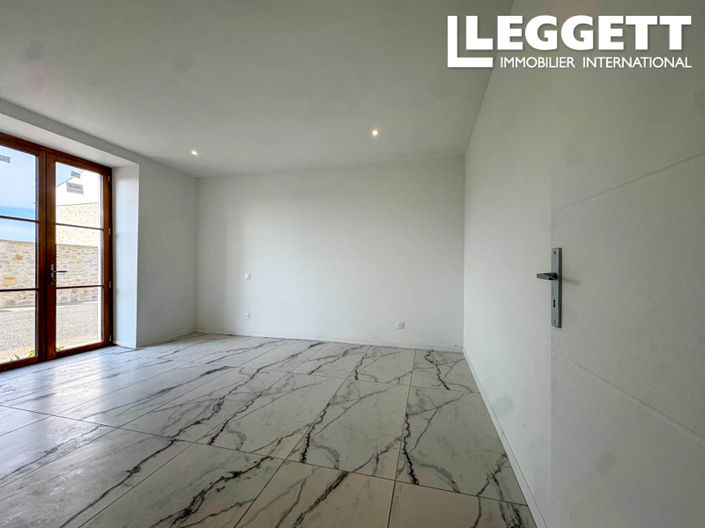 Image No.8-3 Bed House for sale