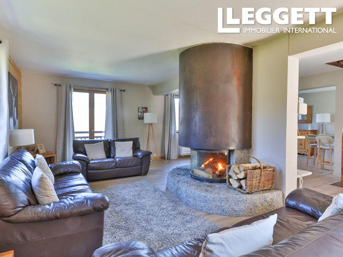 Image No.4-6 Bed House for sale