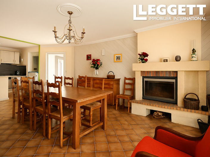 Image No.10-5 Bed House for sale