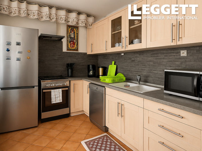 Image No.2-5 Bed House for sale