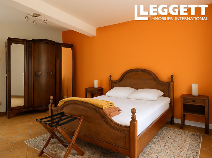 Image No.7-5 Bed House for sale