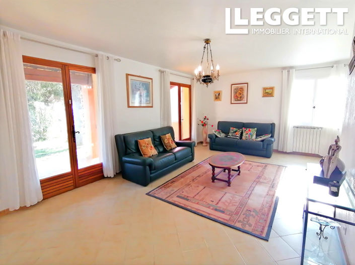 Image No.2-4 Bed House for sale