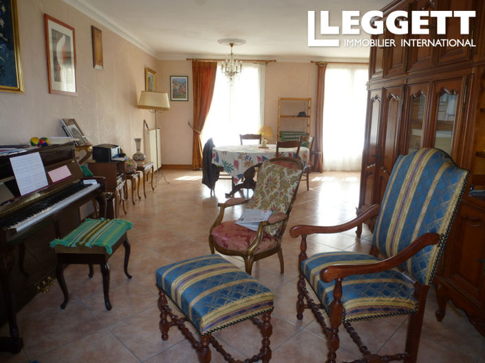 Image No.8-2 Bed House for sale