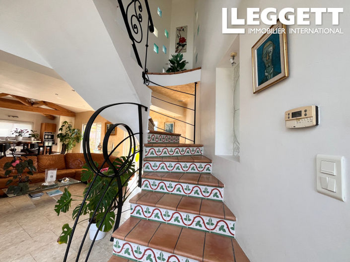Image No.6-4 Bed House for sale