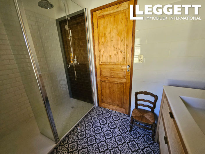 Image No.9-2 Bed House for sale