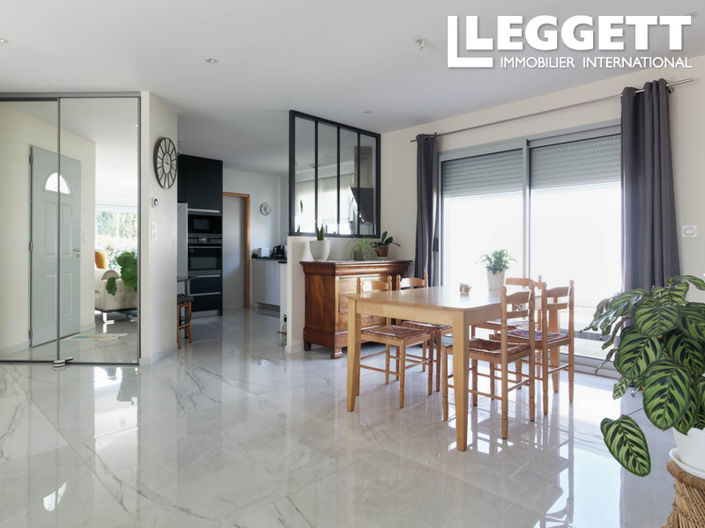 Image No.4-2 Bed House for sale