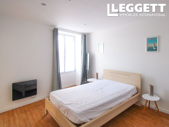 Image No.10-3 Bed House for sale