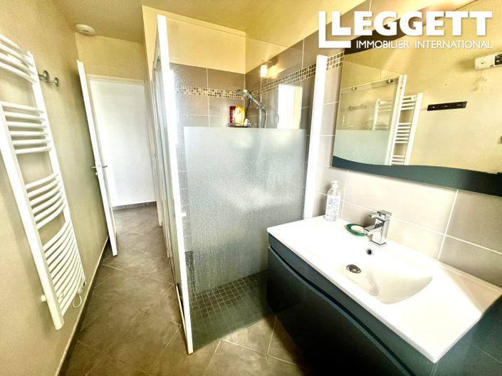 Image No.8-2 Bed House for sale