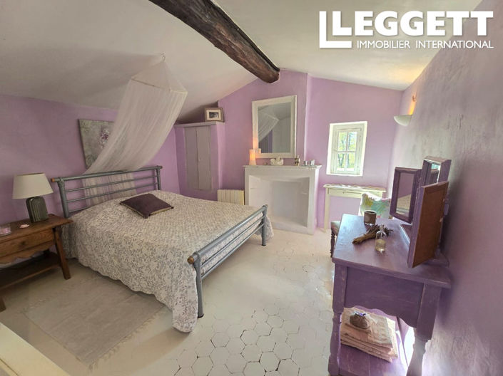 Image No.10-3 Bed House for sale