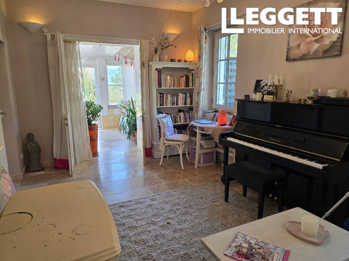 Image No.6-3 Bed House for sale