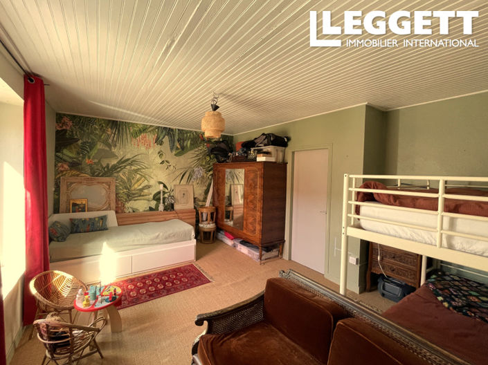 Image No.8-3 Bed House for sale