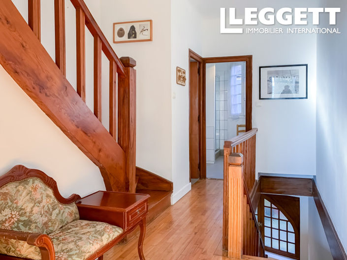 Image No.6-5 Bed House for sale