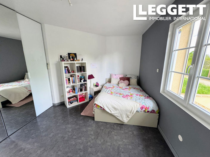 Image No.9-5 Bed House for sale