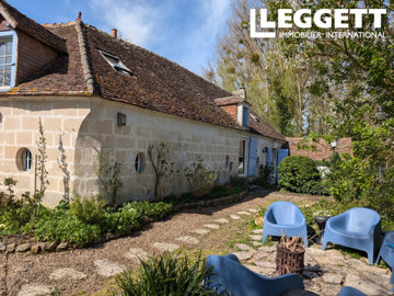 1 - Blèves, House