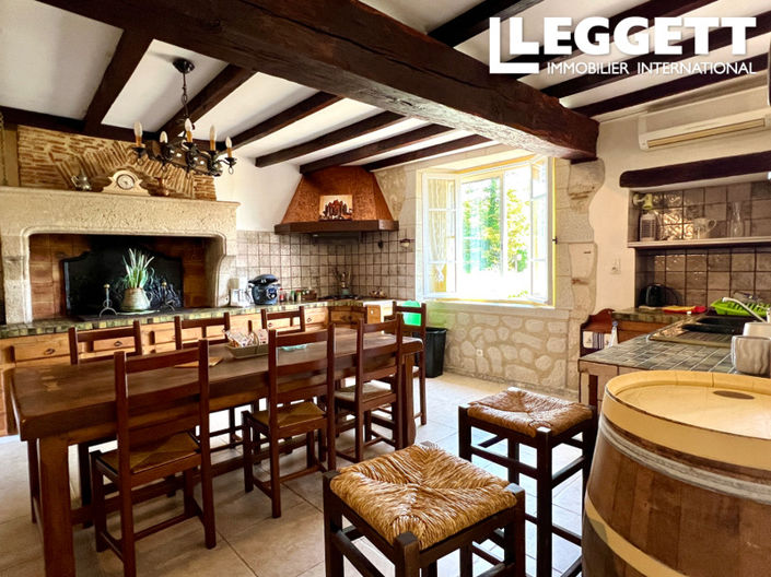 Image No.8-5 Bed House for sale