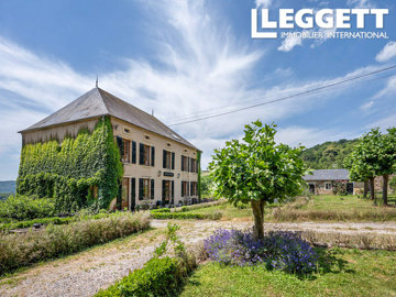 1 - Villapourçon, House