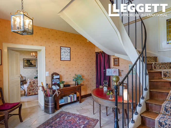 Image No.8-6 Bed House for sale