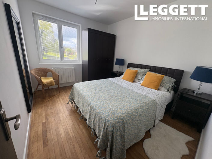 Image No.10-4 Bed House for sale