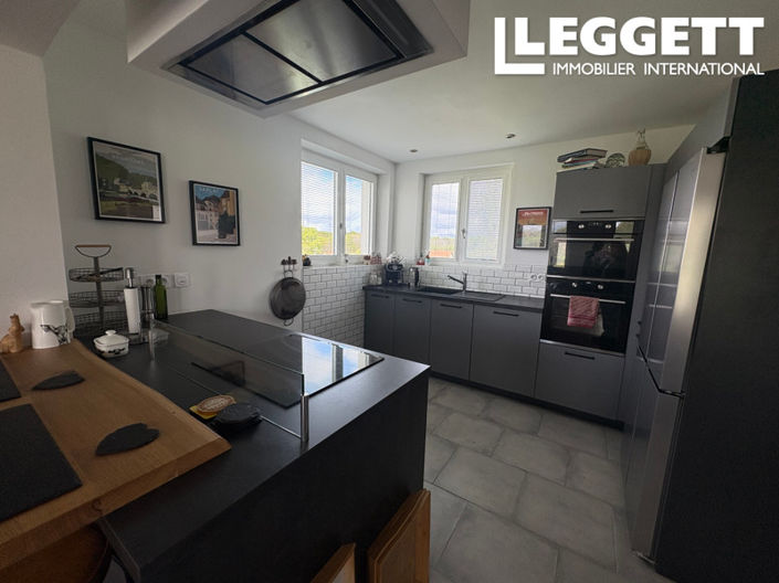 Image No.2-4 Bed House for sale