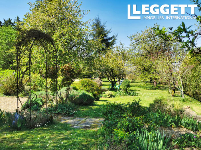 Image No.3-10 Bed House for sale