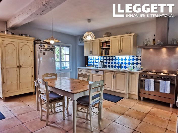 Image No.6-10 Bed House for sale