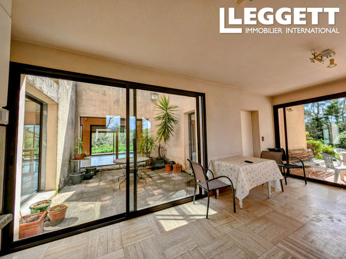 Image No.1-5 Bed House for sale