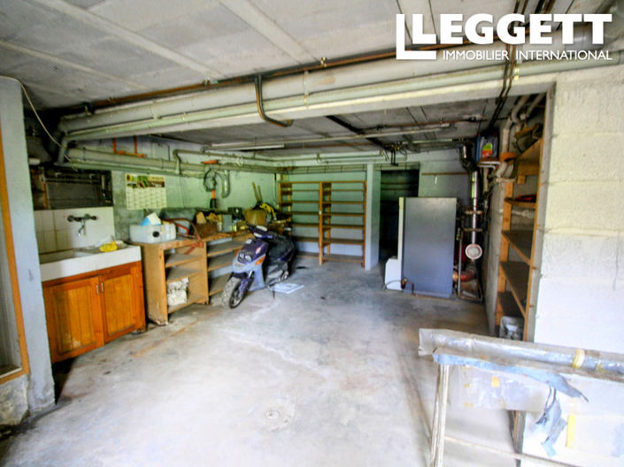 Image No.10-5 Bed House for sale