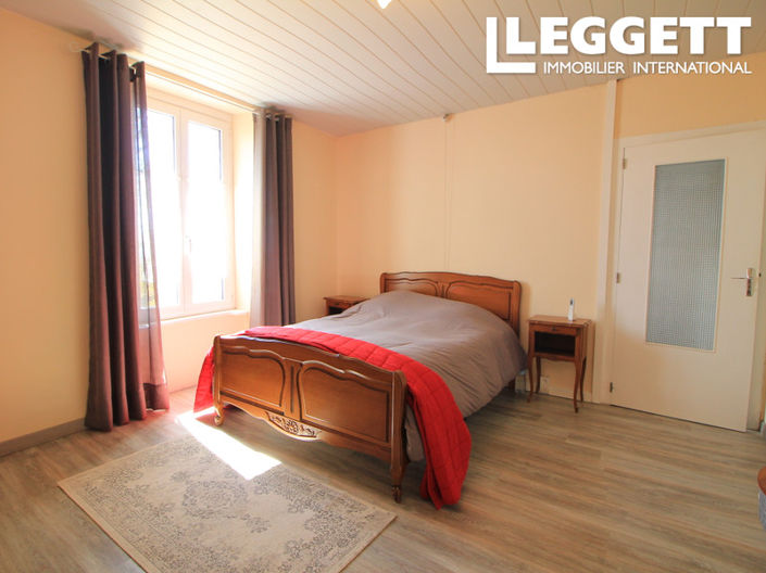 Image No.7-4 Bed House for sale