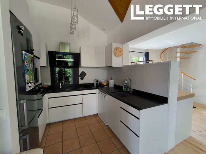 Image No.2-3 Bed House for sale