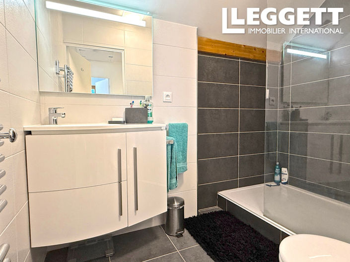 Image No.10-2 Bed Apartment for sale