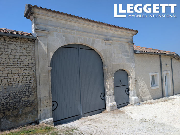 Image No.1-4 Bed House for sale